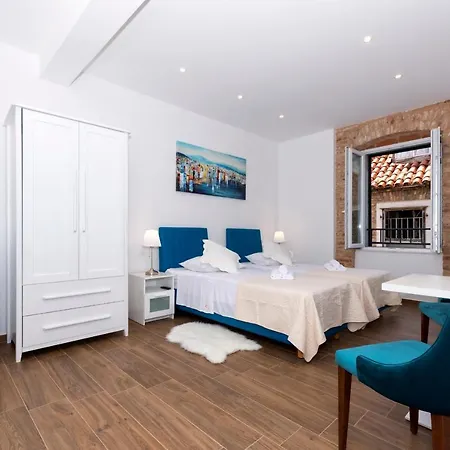 Peruzovic 3 Guest house Split