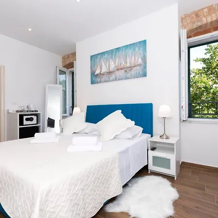 Peruzovic 3 Guest house Split