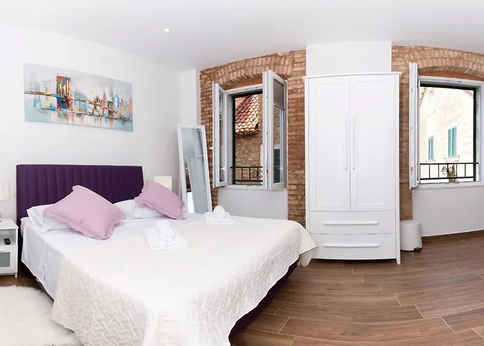 Peruzovic 3 Gostinjska kuća 4*